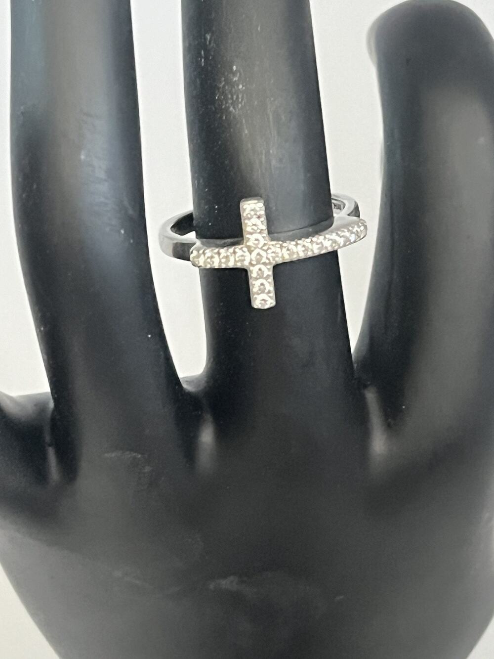 Silpada Sterling Silver Reverence Cubic Zirconia Cross Band Ring Size 7